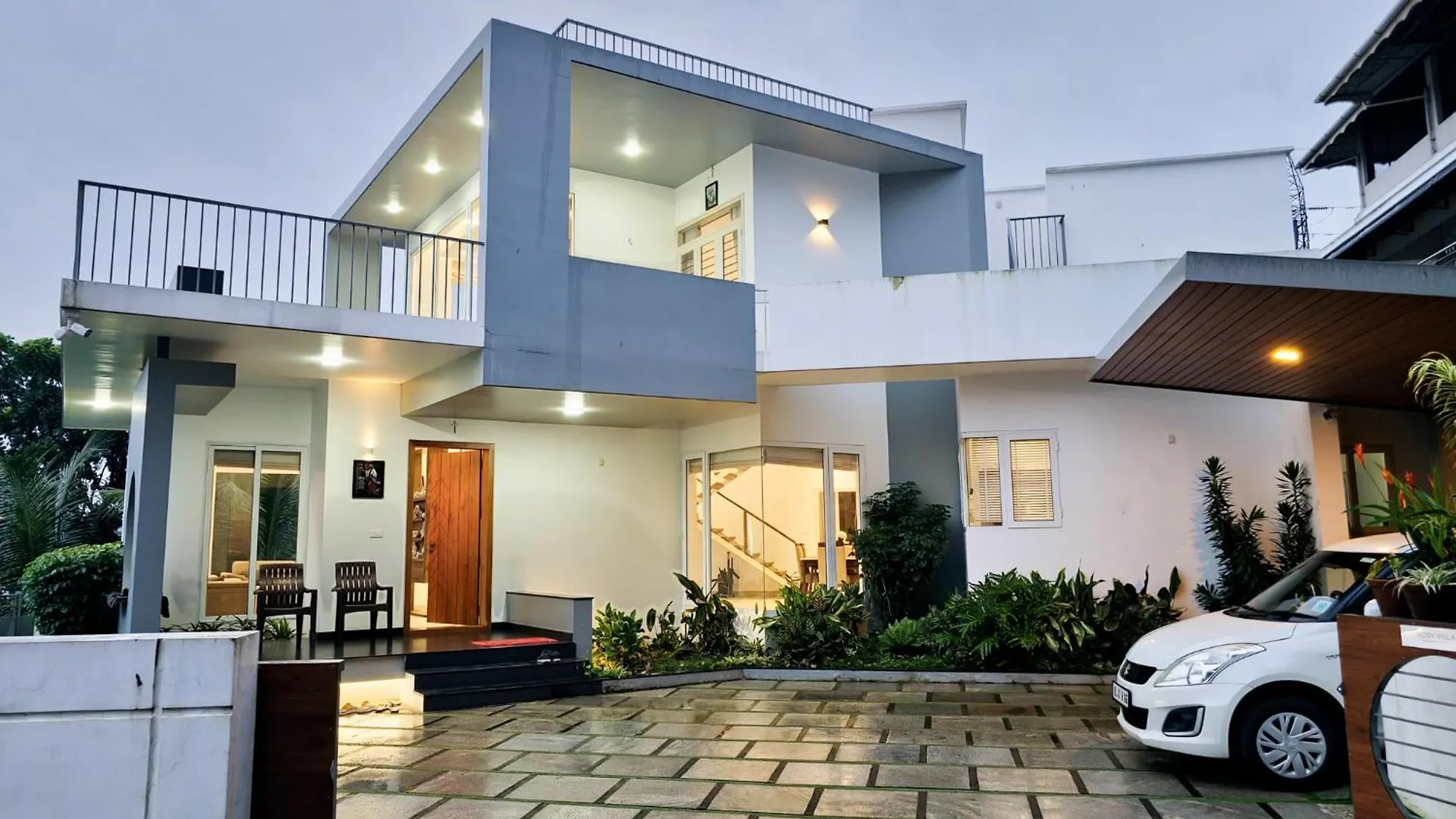 Rosy Villa - Riverside Stay With Pool & View Alwaye Indie